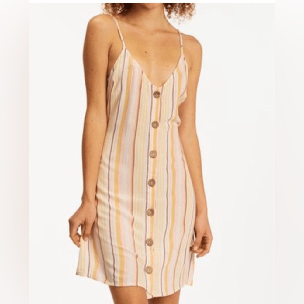 BILLABONG SWEET FOR YA Mini slip dress. Size XS. Button down.Adjustable straps.